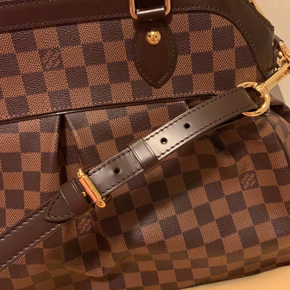 Louis Vuitton - Picture 4 of 11
